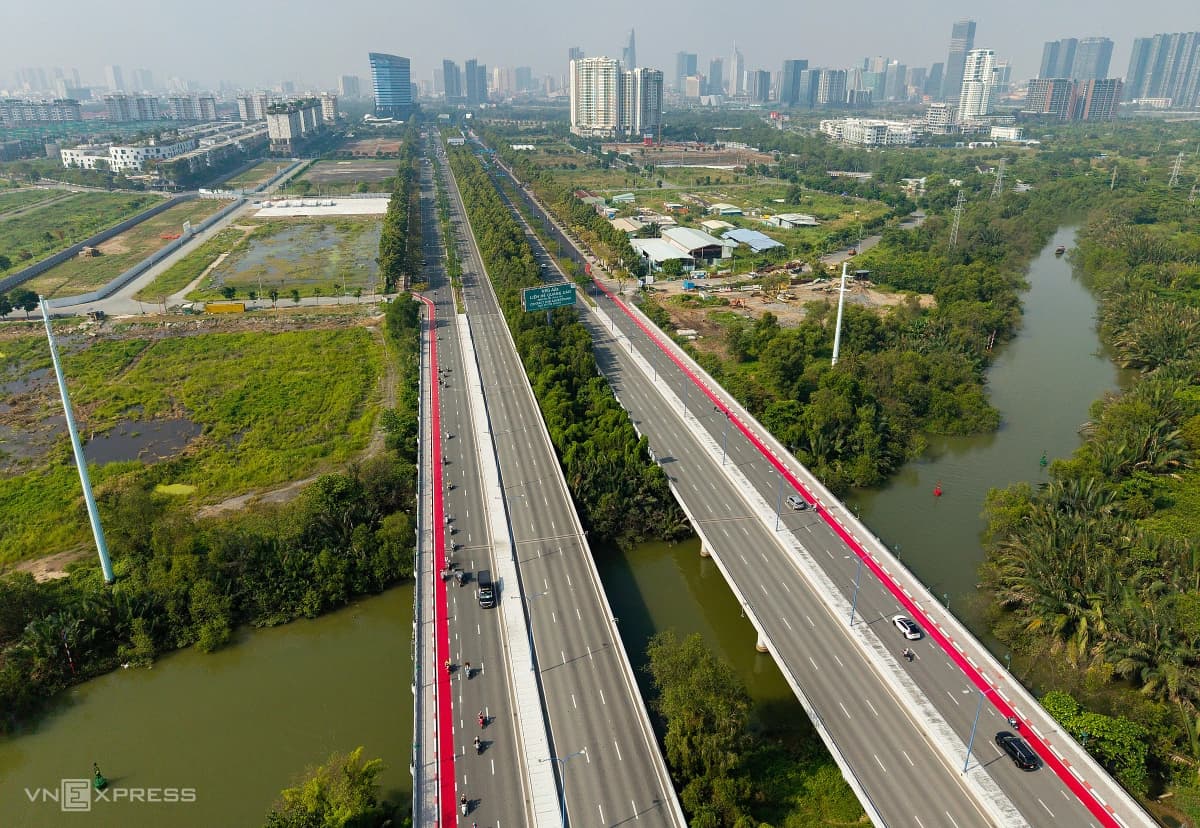 Làn đường cho xe đạp đầu tiên tại TP HCM hoàn thành